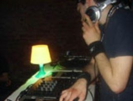 DJ Nikola 的头像