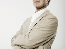 Eddie Perfect 的头像