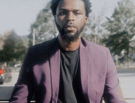 Latrell James 的头像