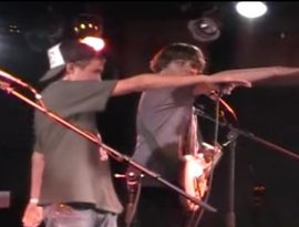 Angsty Teenagerz 的头像