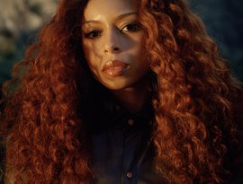 Ravyn Lenae 的头像