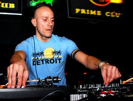 Avatar für DJ 3000