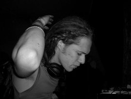 Zion Linguist のアバター