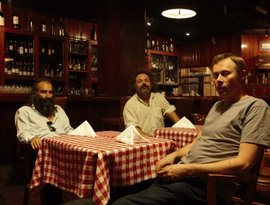 что такое пост рок. 79b70bd035b643a2b95a42b0b577a568. что такое пост рок фото. что такое пост рок-79b70bd035b643a2b95a42b0b577a568. картинка что такое пост рок. картинка 79b70bd035b643a2b95a42b0b577a568. Рок постоянно развивается и сейчас имеет множество направлений, возникших на основе экспериментирования со звуком. Одним из «молодых» течений считается post-rock. Рождение его относят к 90-м годам прошлого века. Однако первыми опытами можно назвать некоторые произведения «монстров» хард-рока, таких как Pink Floyd, Deep Purple, Uriah Heep и некоторых других, что относится к концу 60-х.