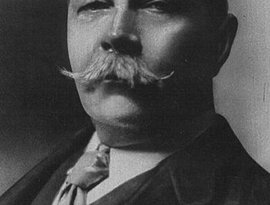 Sir Arthur Conan Doyle 的头像
