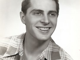 Johnny Desmond 的头像