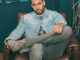 Romeo Santos のアバター