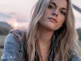 Alana Springsteen 的头像