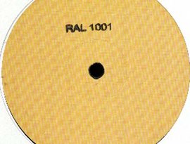 RAL 1001 的头像