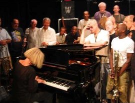 Carla Bley and her remarkable Big Band 的头像