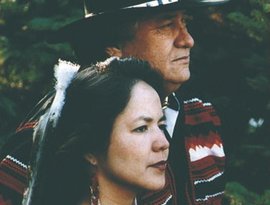 Joanne Shenandoah & a. Paul Ortega 的头像
