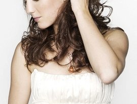 Lynn Hilary için avatar