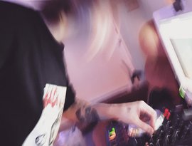 BITCH PLASTIC 的头像
