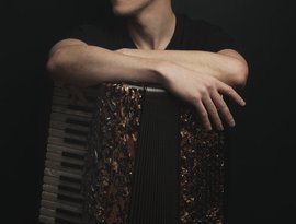 Sam Reider 的头像