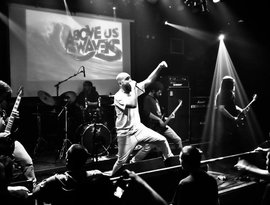 Above Us the Waves 的头像