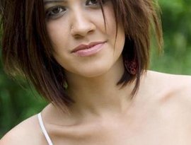 Nikki Leonti 的头像