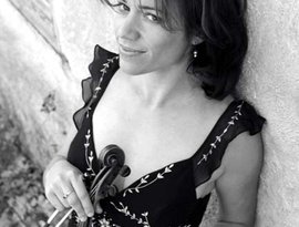 Elana James 的头像