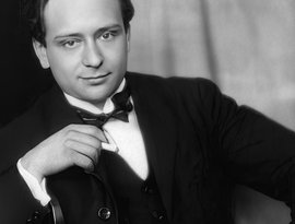 Viktor Ullmann 的头像