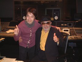 Avatar de 小松亮太 × チャーリー・コーセイ