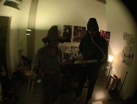 BUG MOMENT 的头像
