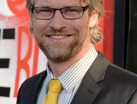 Todd Lowe 的头像