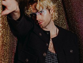 Luke Hemmings 的头像