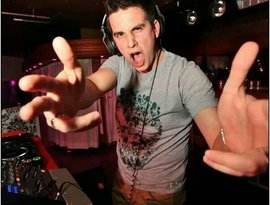 DJ Crossfiyah 的头像