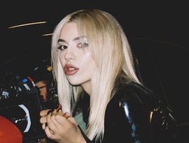 Ava Max için avatar