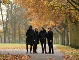 Что слушают в англии сейчас. Смотреть фото Что слушают в англии сейчас. Смотреть картинку Что слушают в англии сейчас. Картинка про Что слушают в англии сейчас. Фото Что слушают в англии сейчас