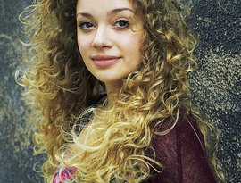 Carrie Hope Fletcher 的头像