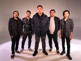 Avatar for December Avenue