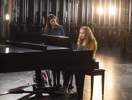 Olivia Rodrigo & Julia Lester 的头像