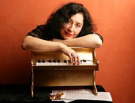 Elena Kats-Chernin 的头像