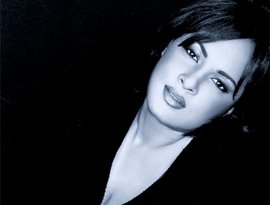 Lori Jenaire 的头像