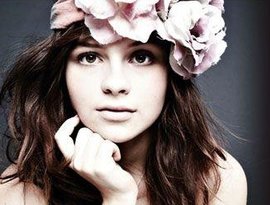 Gabrielle Aplin and Bastille 的头像