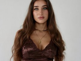 Avatar di Halle Abadi