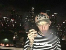 ☆LiL PEEP☆ 的头像