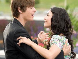 Vanessa Hudgens, Zac Efron & High School Musical Cast のアバター