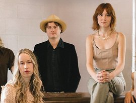 Molly Tuttle & Golden Highway 的头像