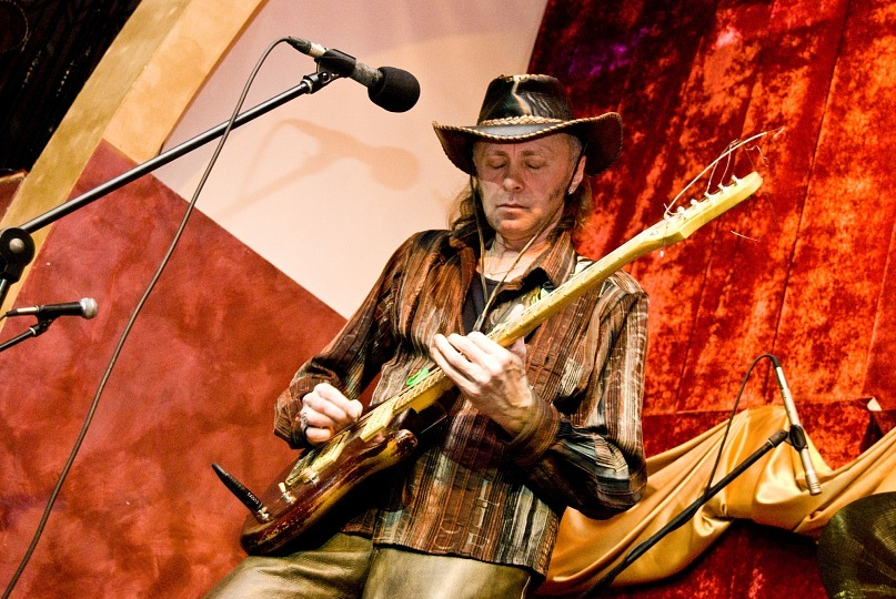 Hard blues. Hard blues. мадера хард блюз википедия. Big blue trio. мадера хард блюз.