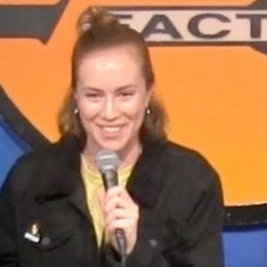 Comedian Bonds with Heckler - Single