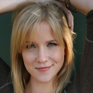 Jessy Schram 的头像