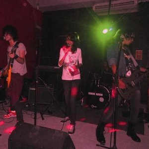 Alka Föxx 的头像