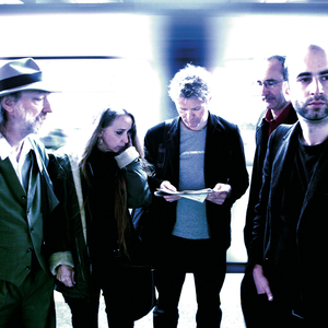 Roland Neuwirth & Extremschrammeln photo provided by Last.fm