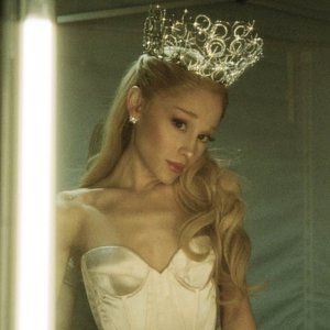 Ariana Grande 的头像