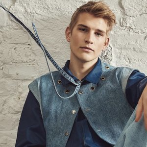 “Oliver Mathisen”的封面