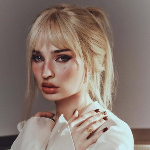 Kim Petras のアバター
