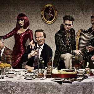 “Der Familie Popolski”的封面