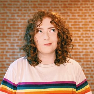 Alice Oseman 的头像