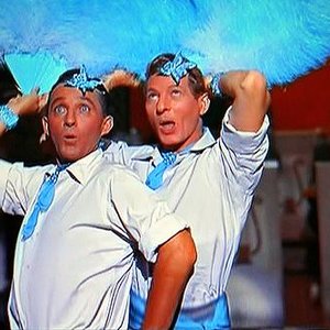 Bing Crosby & Danny Kaye 的头像